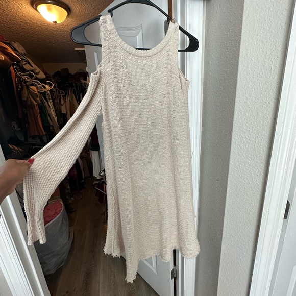 Bohemian Ruby Moon Blouse /Sweater Size Small. Flowy, Bottom flares out, Knit. - Picture 9 of 9